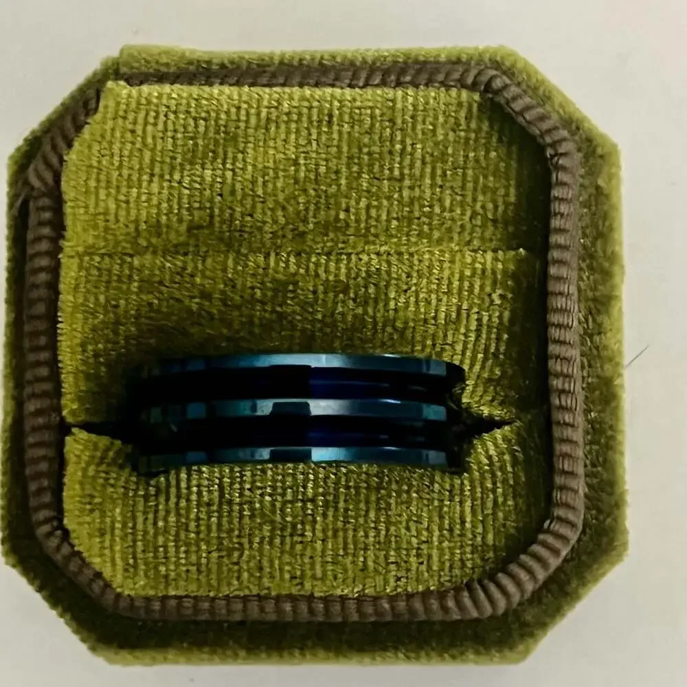 Blue Zirconium Polished with Blue IP-plated Stripes 8mm Band Size 12